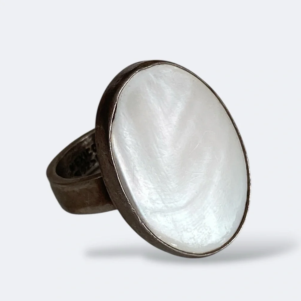 Mother of Pearl Gemstone 925 Sterling Silver Ring Size 6.5